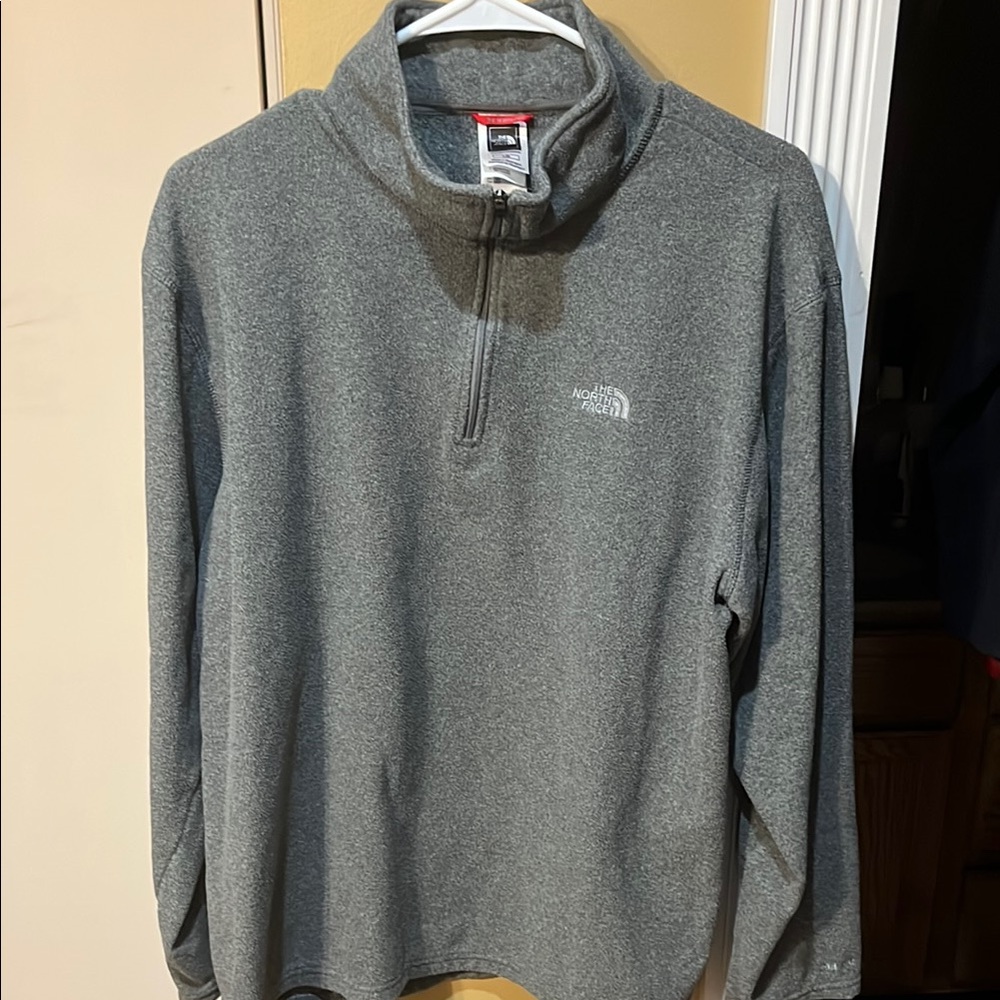 The North Face Men's Gray Quarter Zip Pullover Size L